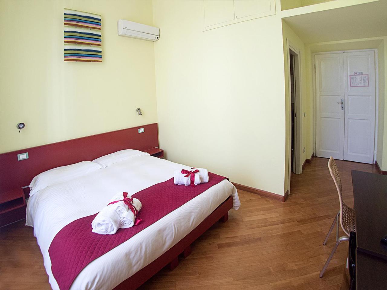 Residenza Viani Guest House ลาสเปเซีย ภายนอก รูปภาพ